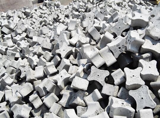 Durable Industrial Modern Polymer Concrete Square Rebar Spacer For Reinforcing Mesh